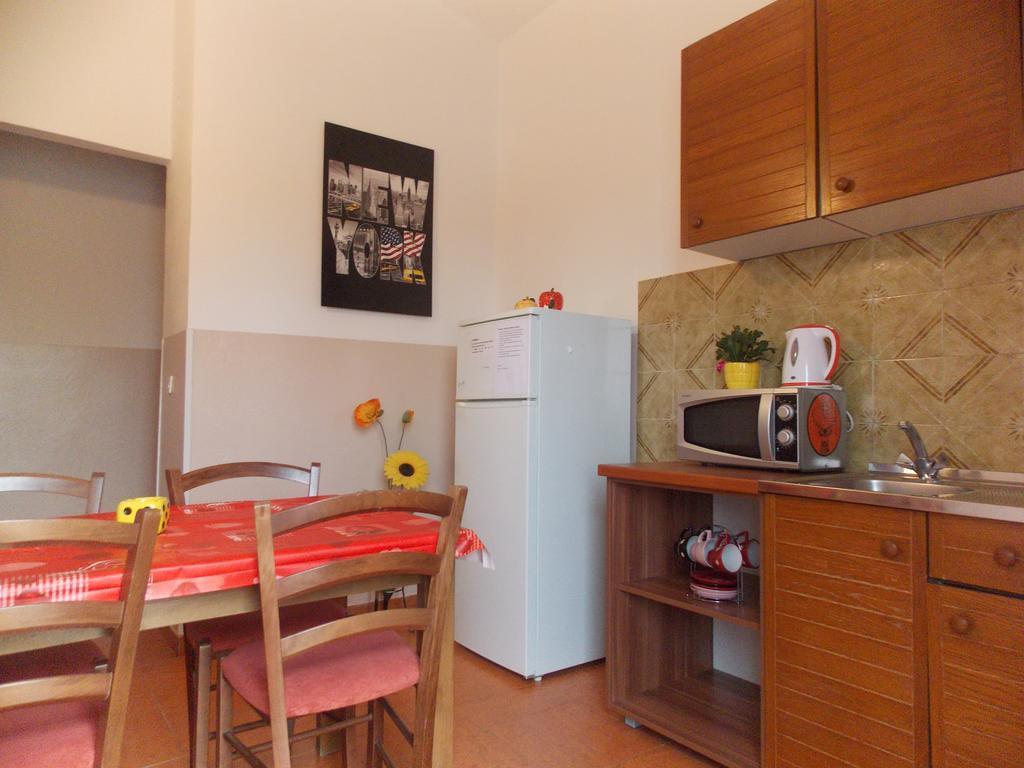 Apartmani Adriatic Ana Novalja Bagian luar foto