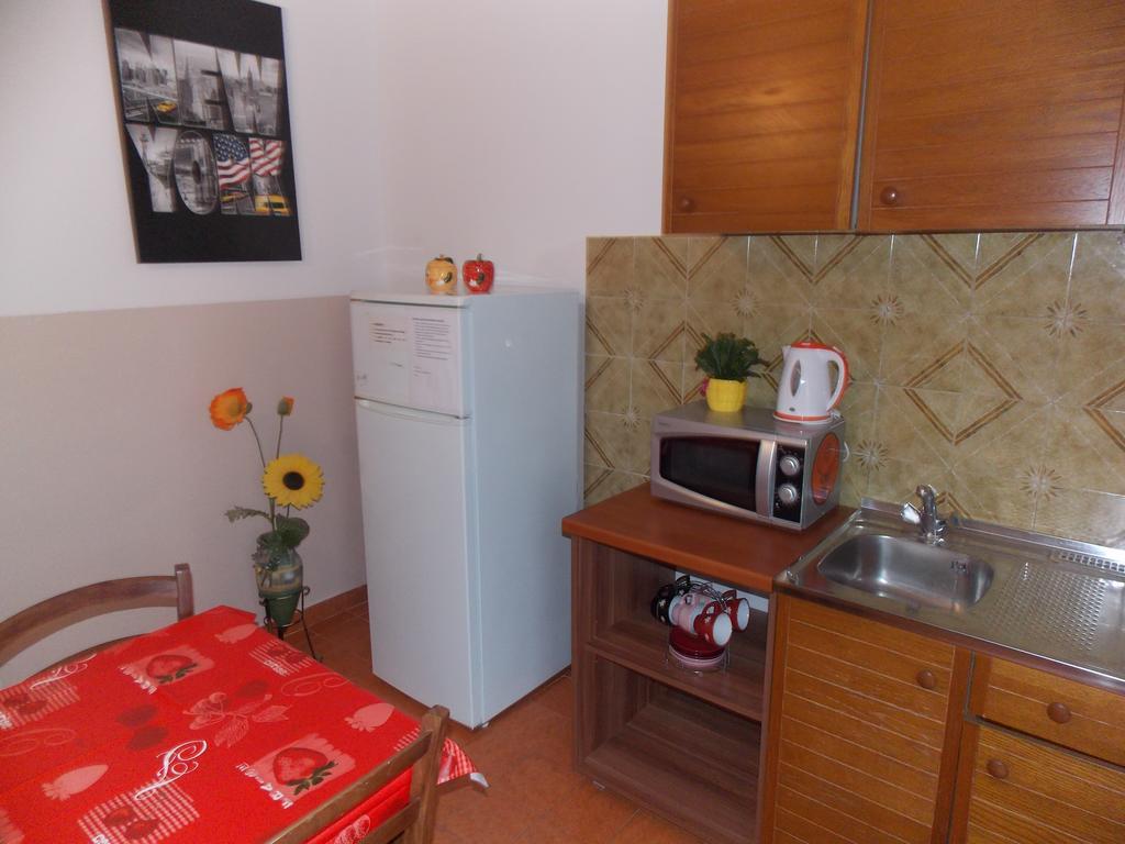 Apartmani Adriatic Ana Novalja Bagian luar foto