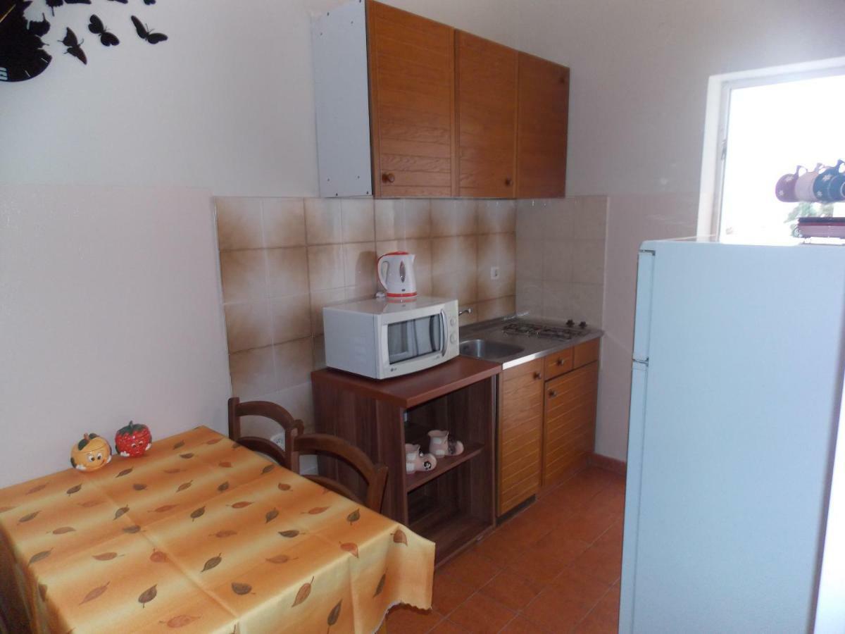 Apartmani Adriatic Ana Novalja Ruang foto