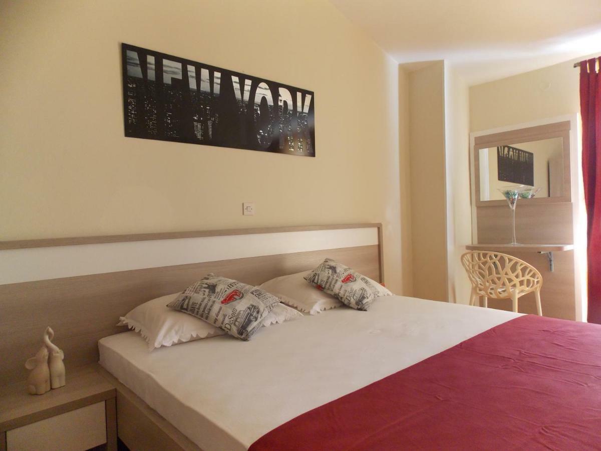 Apartmani Adriatic Ana Novalja Ruang foto
